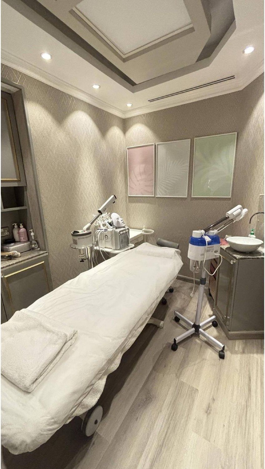 A treatment room at Front Row Beauty Salon